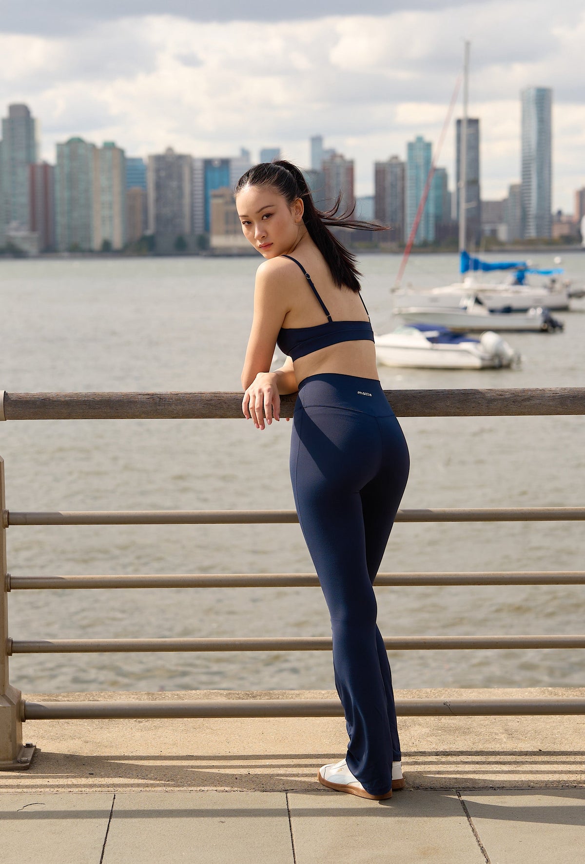 Essential Flare Legging - Navy